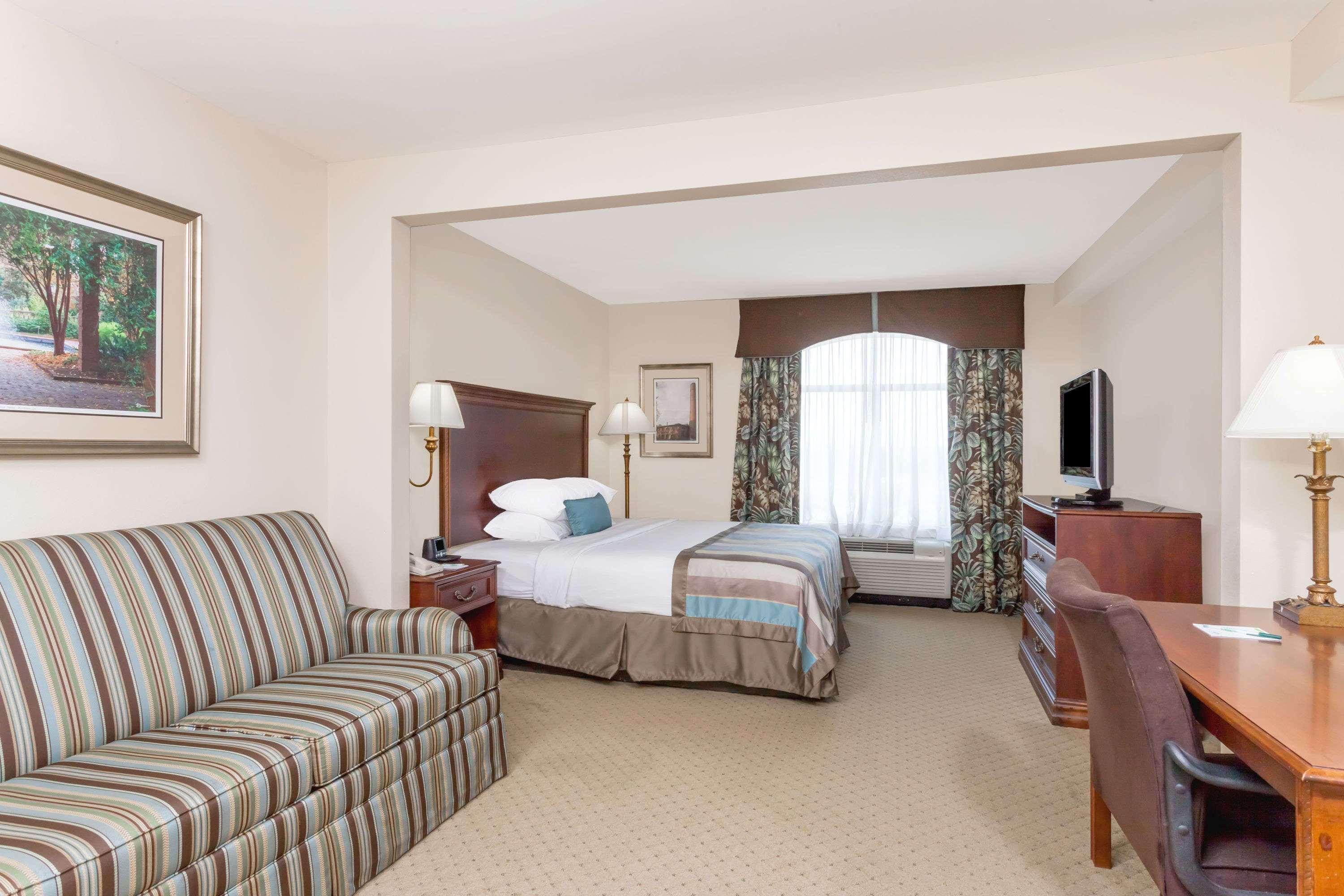 Wingate By Wyndham Columbia/Lexington Hotel Exterior foto