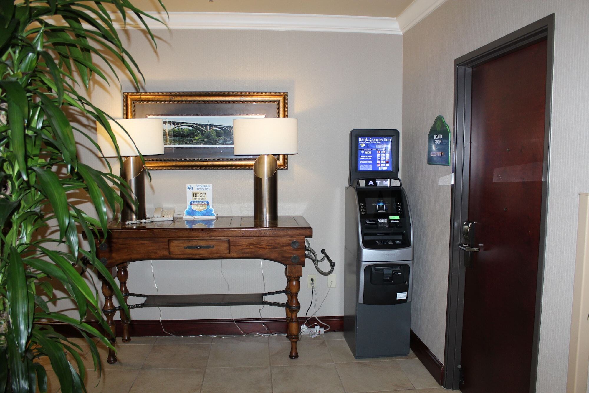 Wingate By Wyndham Columbia/Lexington Hotel Exterior foto